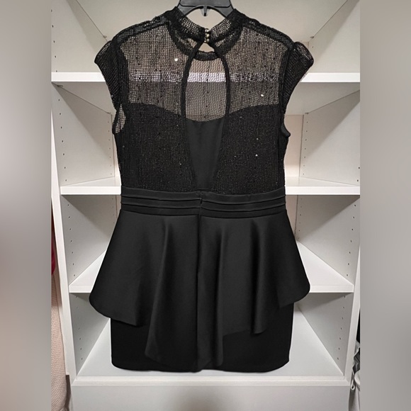 Fishnet peplum dress - Picture 2 of 3